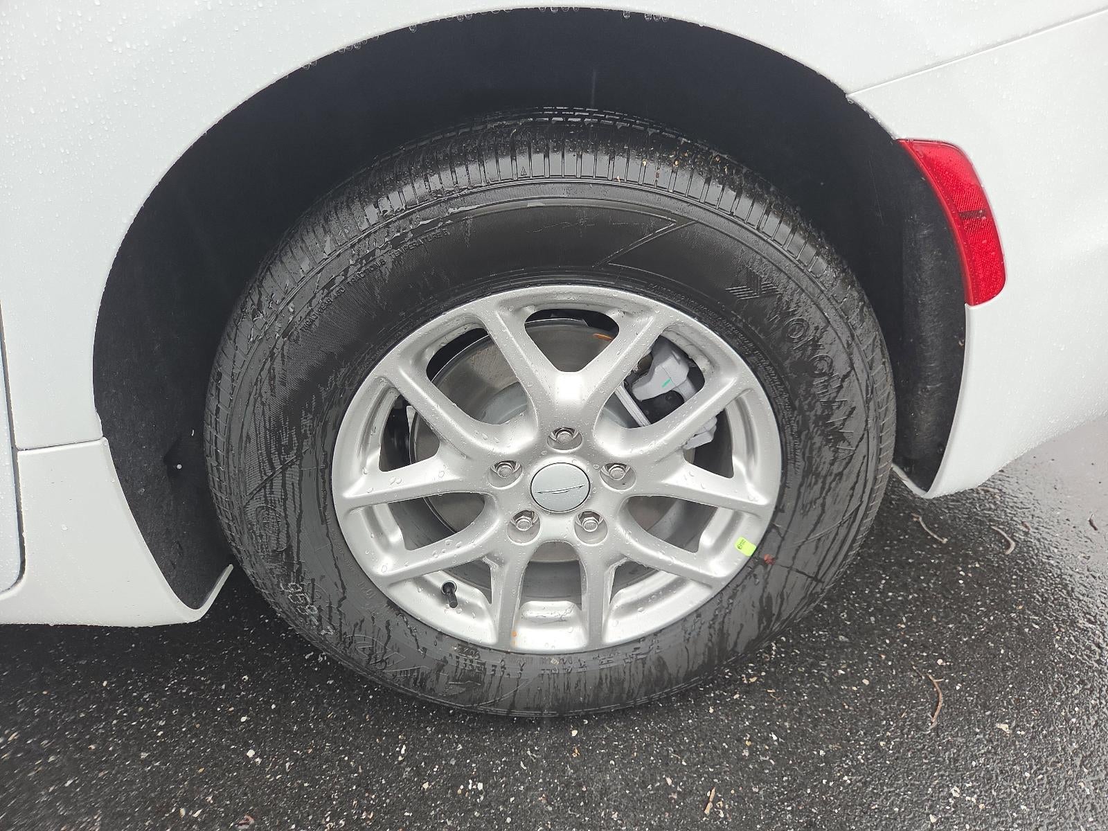 2027 Chrysler Pacifica Select FWD