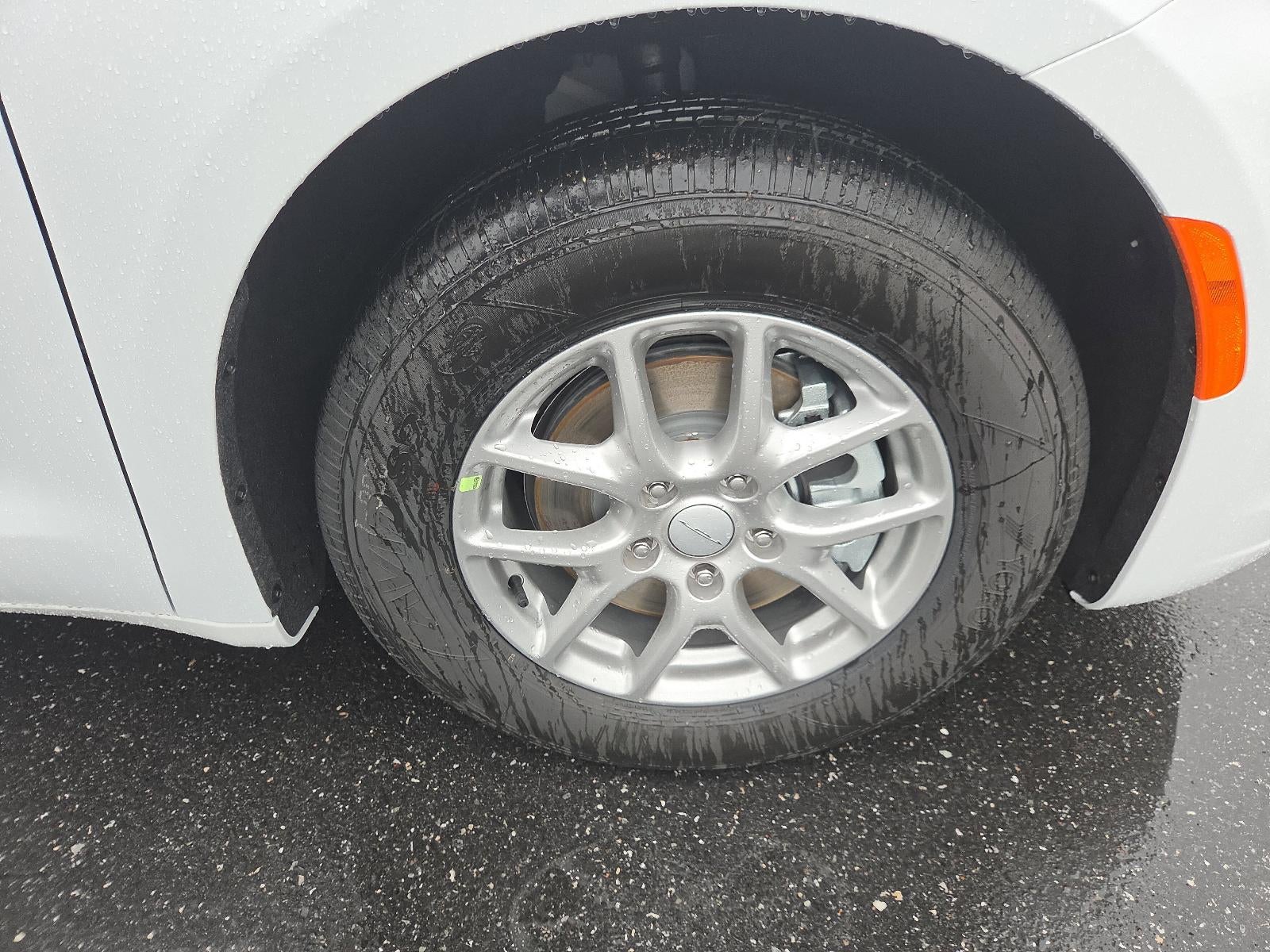 2027 Chrysler Pacifica Select FWD