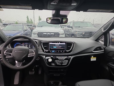 2027 Chrysler Pacifica Select FWD