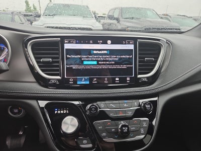 2027 Chrysler Pacifica Select FWD