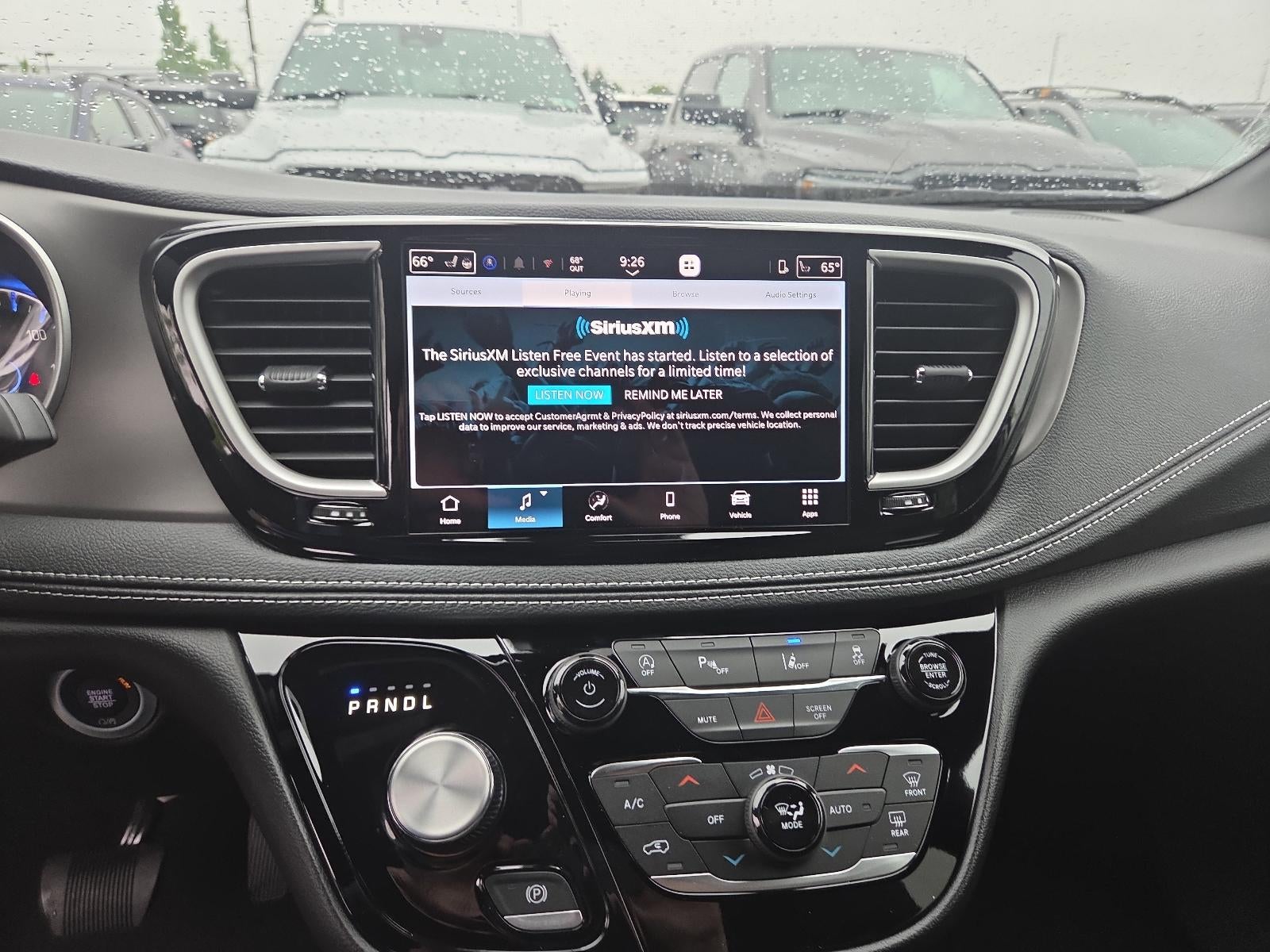 2027 Chrysler Pacifica Select FWD