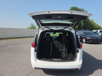 2027 Chrysler Pacifica Select FWD