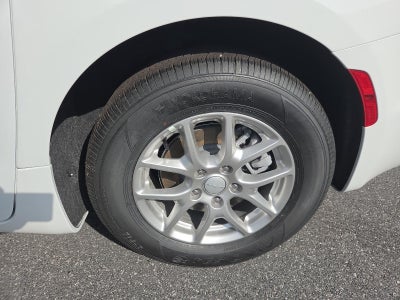 2027 Chrysler Pacifica Select FWD