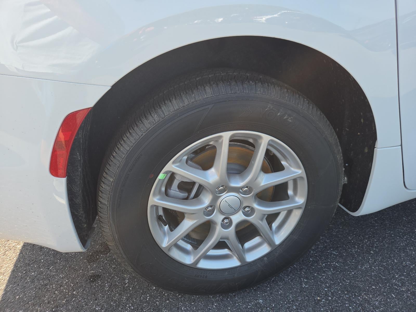 2027 Chrysler Pacifica Select FWD