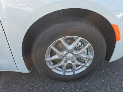 2027 Chrysler Pacifica Select FWD