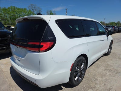 2026 Chrysler Pacifica Select FWD