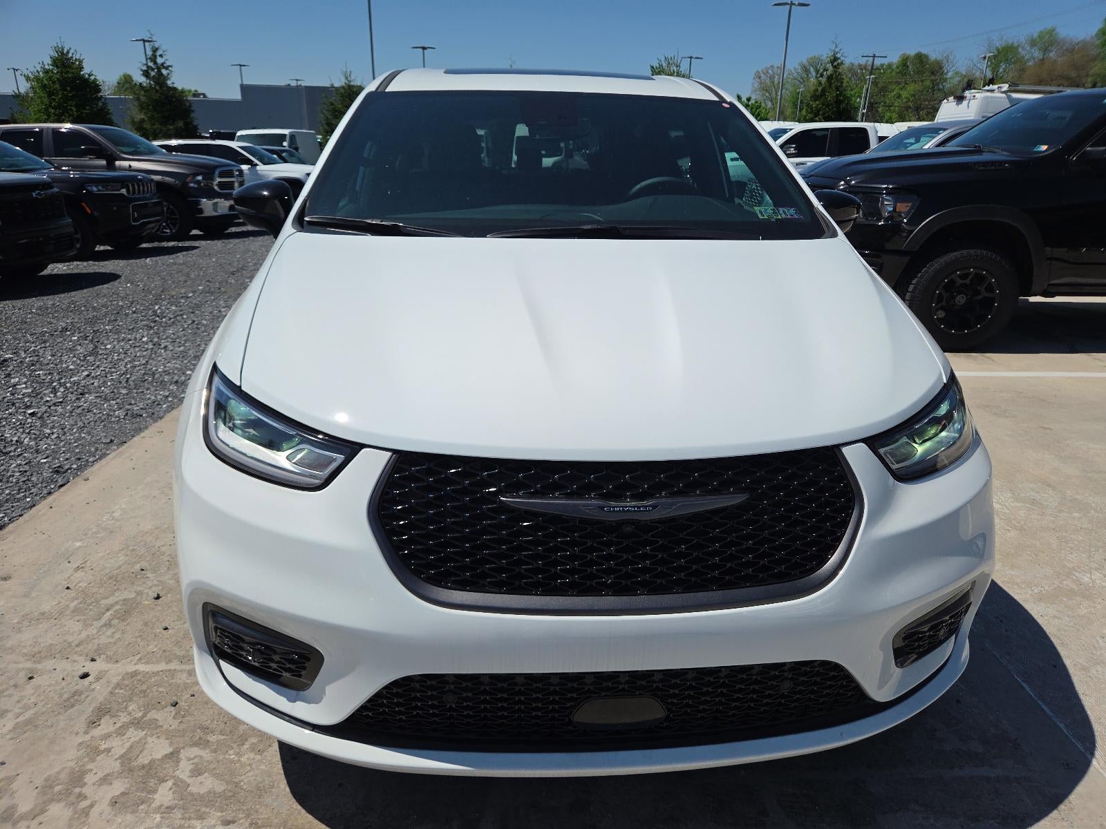 2026 Chrysler Pacifica Select FWD