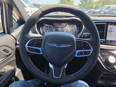 2026 Chrysler Pacifica Select FWD