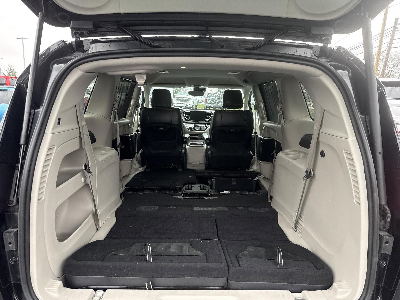 2022 Chrysler Pacifica Touring L FWD