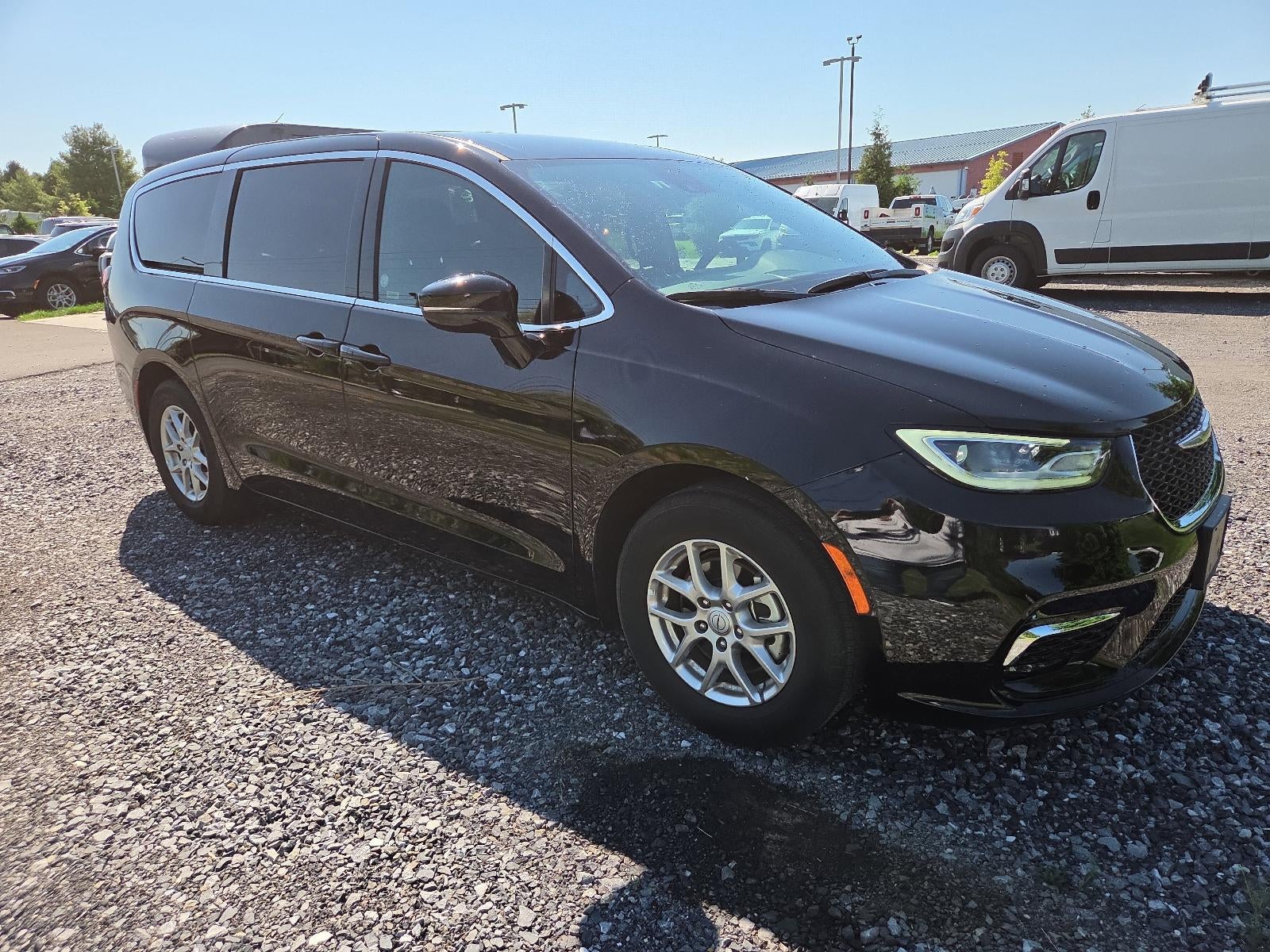 2025 Chrysler Pacifica Select FWD