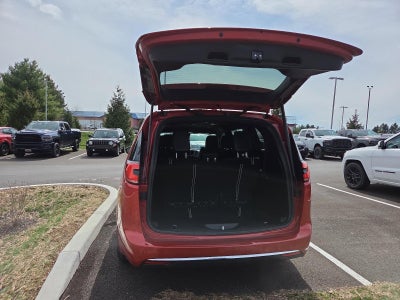 2025 Chrysler Pacifica Select FWD