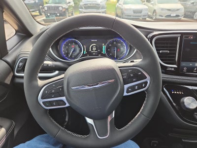 2025 Chrysler Pacifica Select FWD