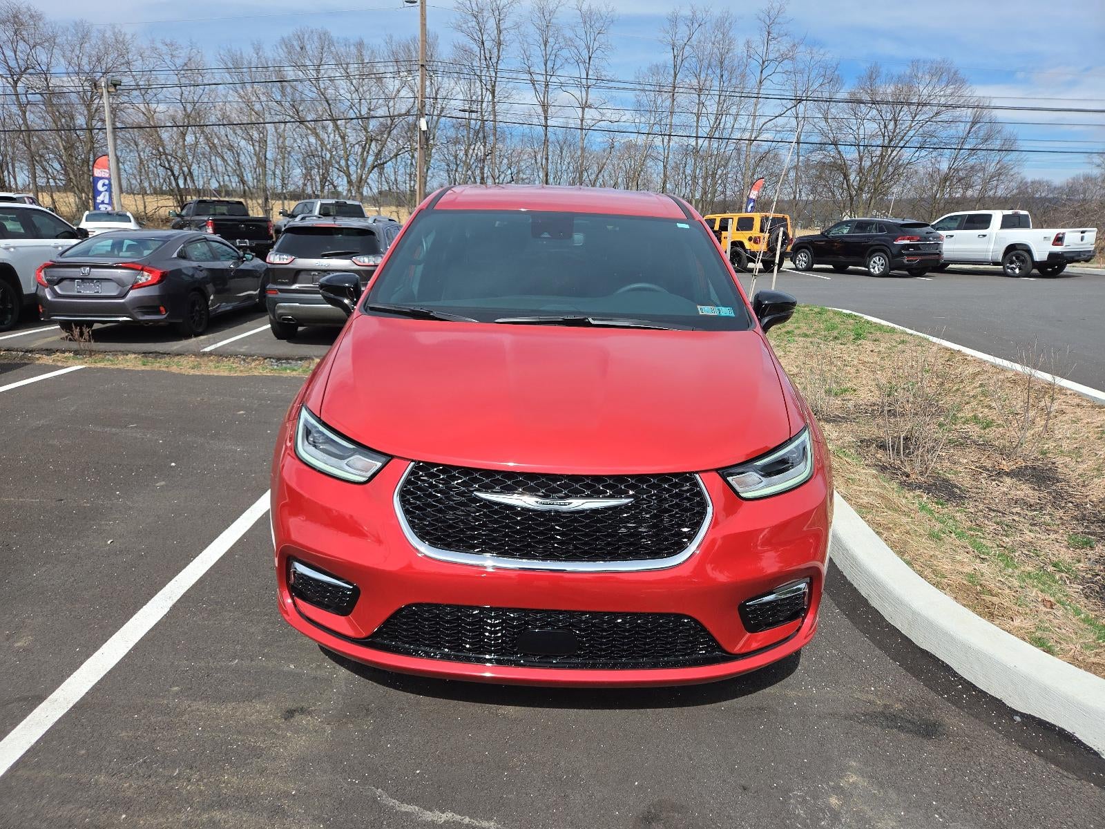 2025 Chrysler Pacifica Select FWD