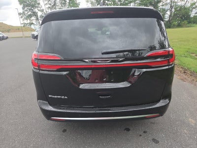 2027 Chrysler Pacifica Select FWD
