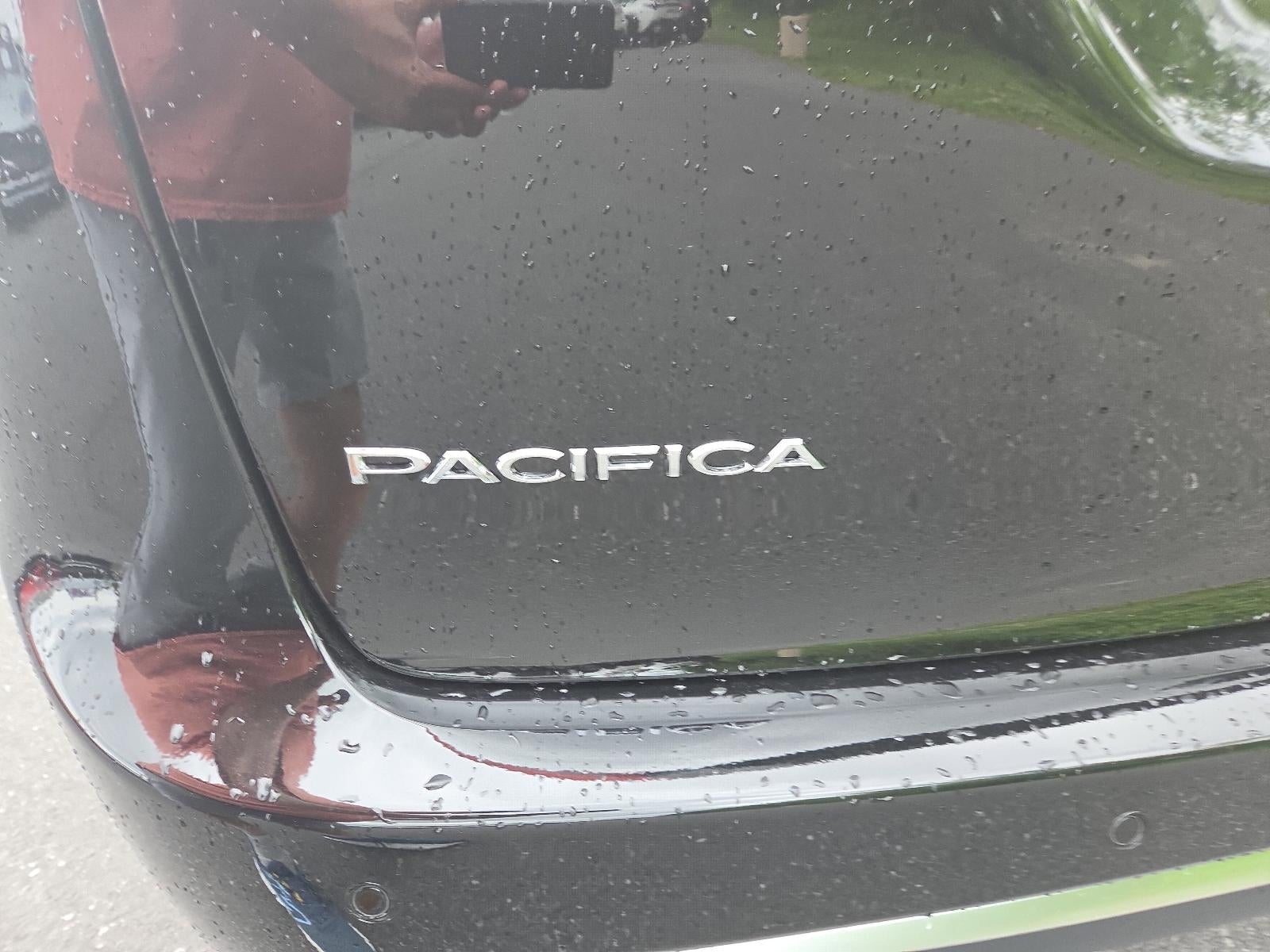 2027 Chrysler Pacifica Select FWD