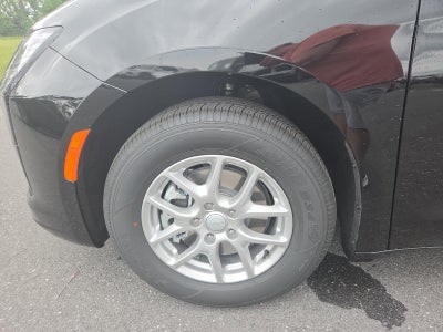 2027 Chrysler Pacifica Select FWD