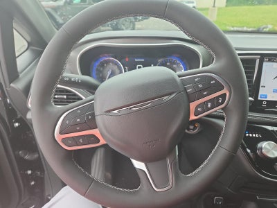 2027 Chrysler Pacifica Select FWD