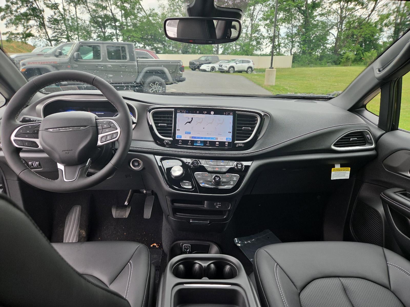 2027 Chrysler Pacifica Select FWD