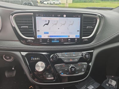 2027 Chrysler Pacifica Select FWD