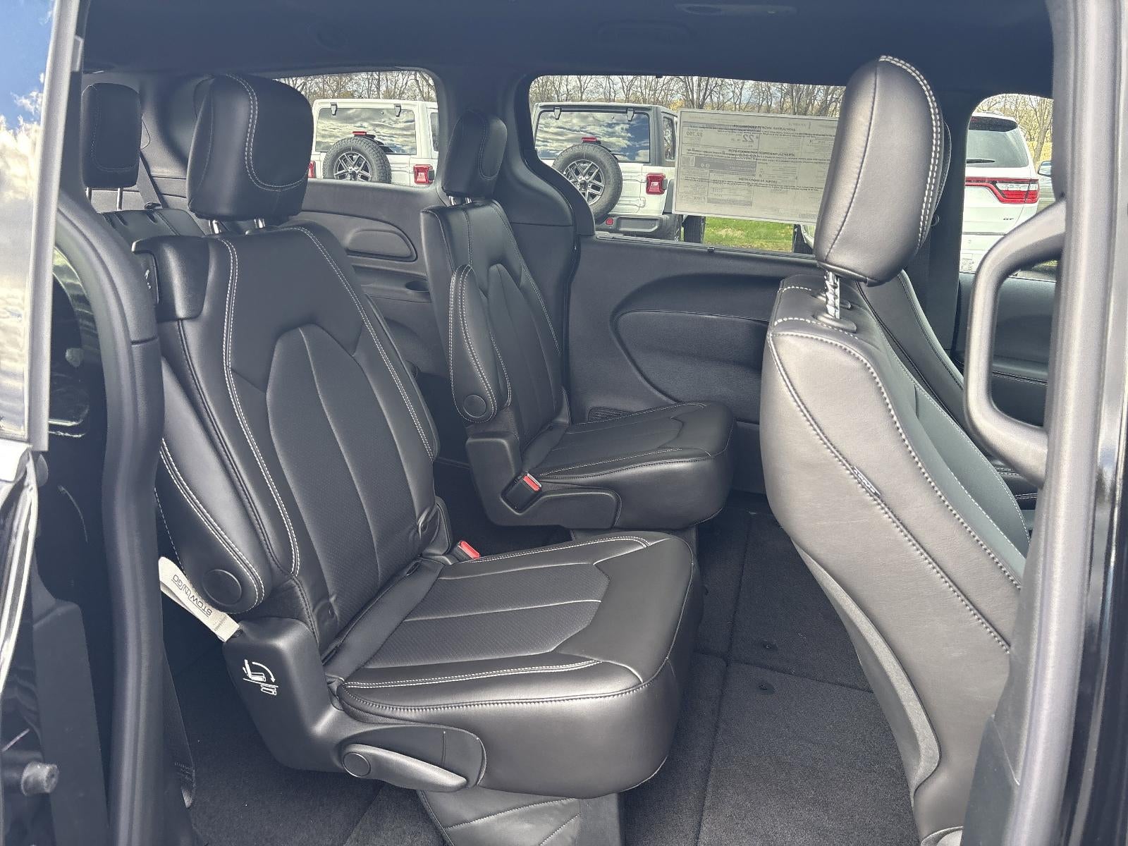 2026 Chrysler Voyager LX FWD