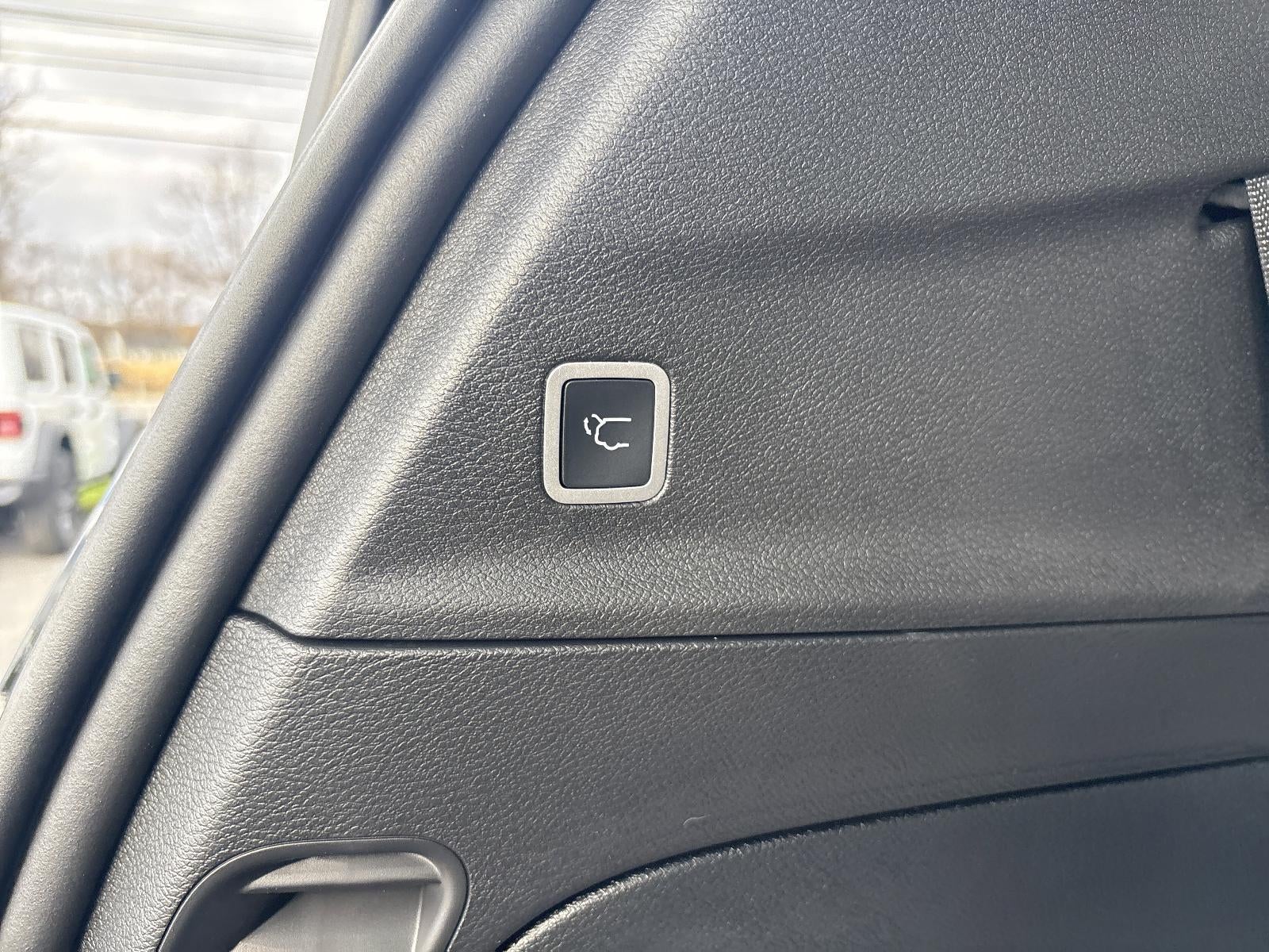 2026 Chrysler Voyager LX FWD