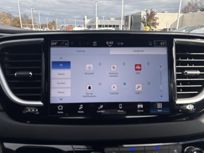 2026 Chrysler Voyager LX FWD