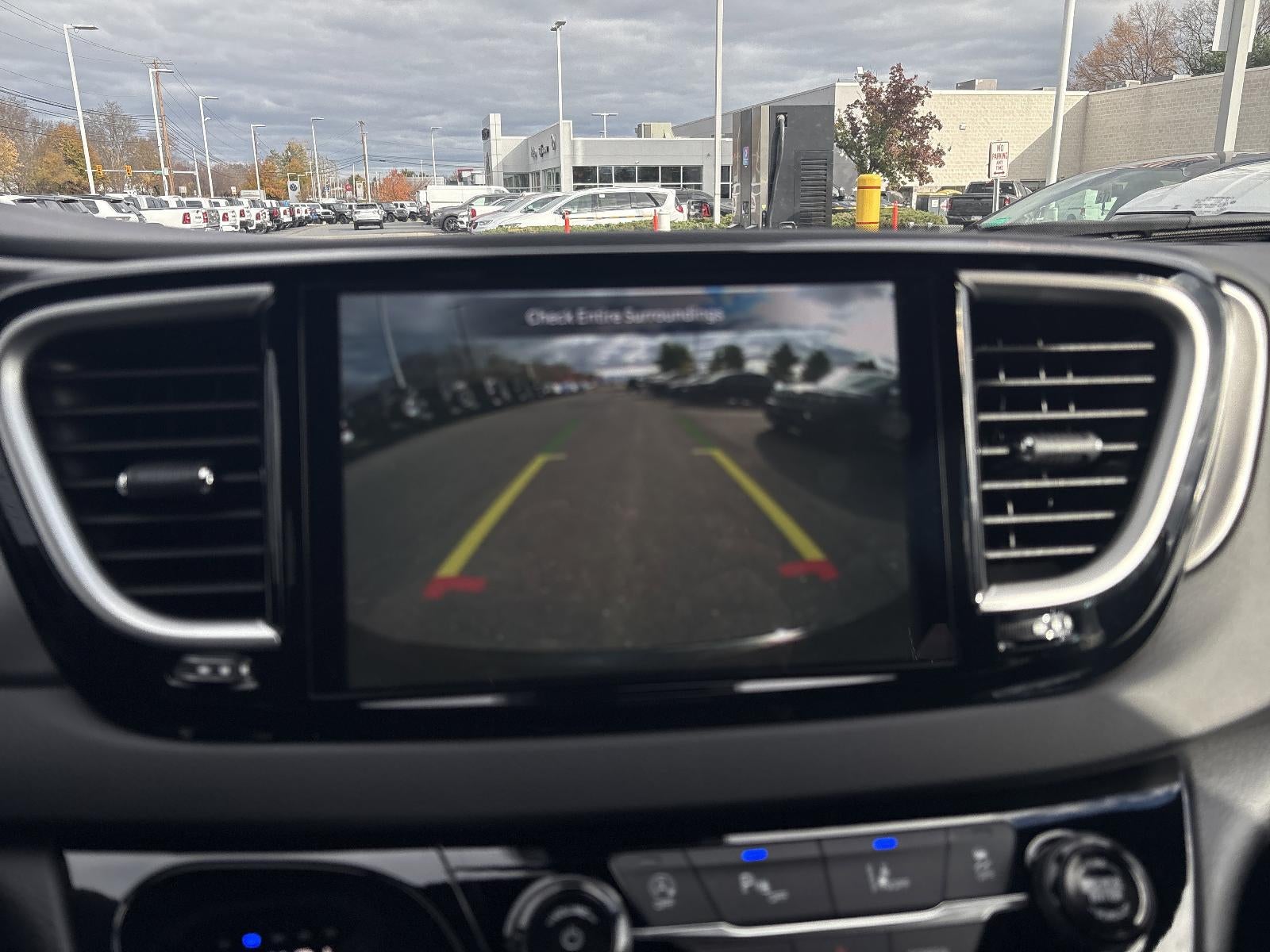 2026 Chrysler Voyager LX FWD