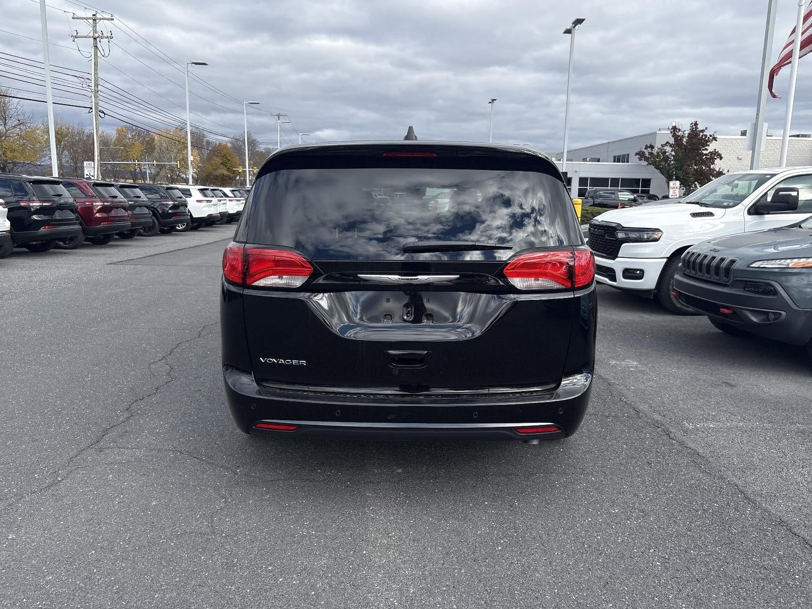 2026 Chrysler Voyager LX FWD