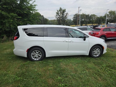 2027 Chrysler Pacifica LX FWD