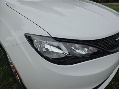2027 Chrysler Pacifica LX FWD