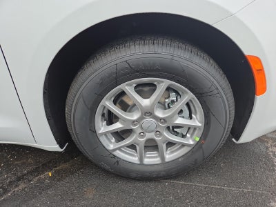 2027 Chrysler Pacifica LX FWD