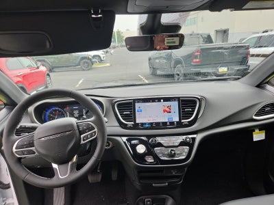 2027 Chrysler Pacifica LX FWD