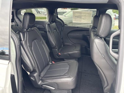 2026 Chrysler Voyager LX FWD