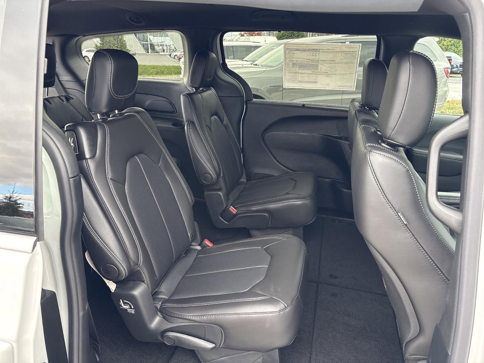 2026 Chrysler Voyager LX FWD