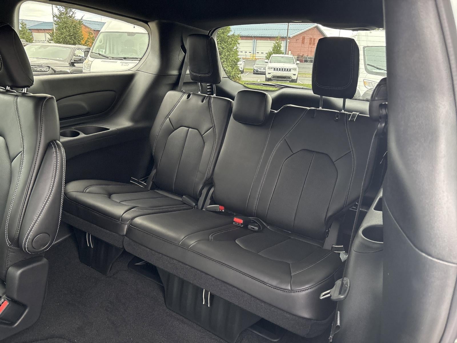 2026 Chrysler Voyager LX FWD