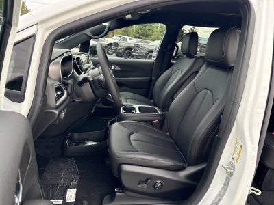 2026 Chrysler Voyager LX FWD