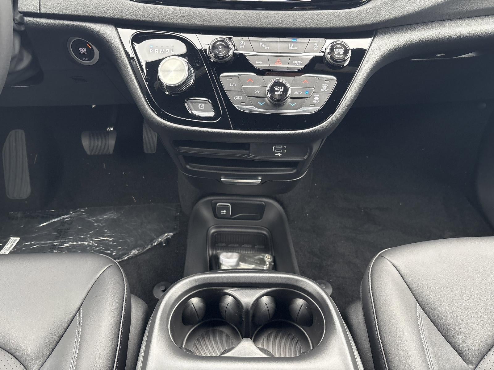 2026 Chrysler Voyager LX FWD