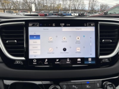 2026 Chrysler Voyager LX FWD