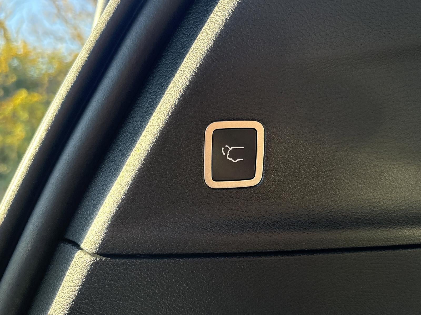 2026 Chrysler Voyager LX FWD