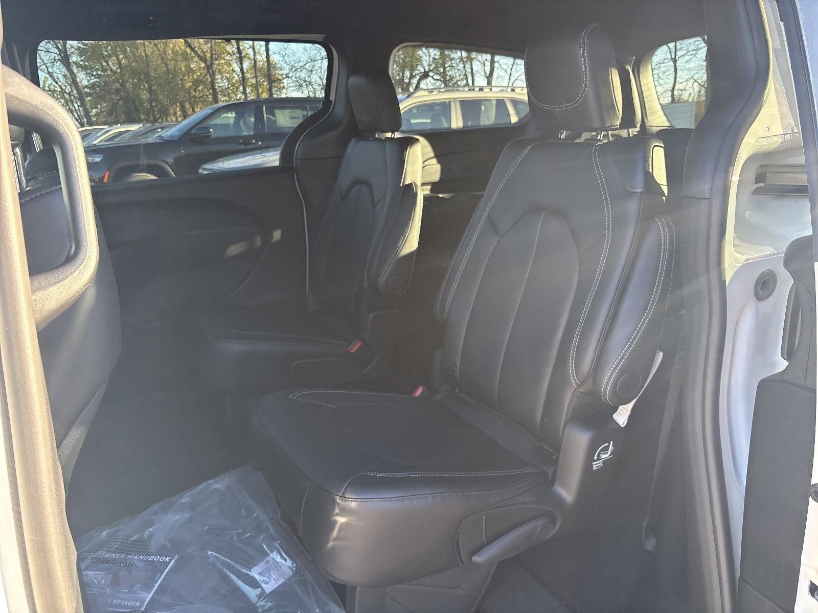 2026 Chrysler Voyager LX FWD