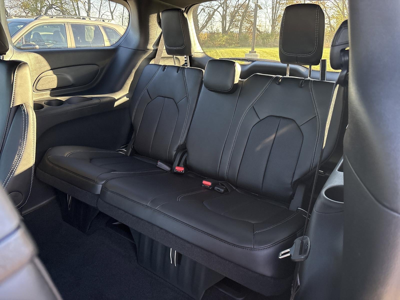 2026 Chrysler Voyager LX FWD