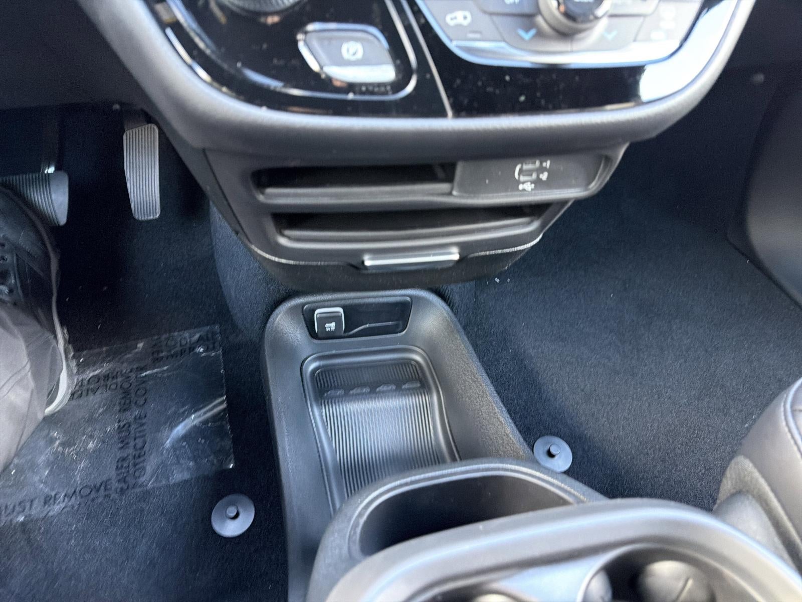 2026 Chrysler Voyager LX FWD