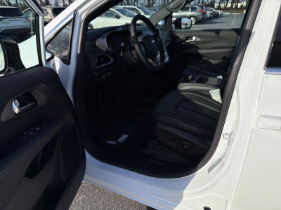 2026 Chrysler Voyager LX FWD