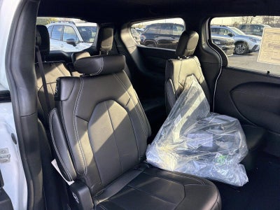 2026 Chrysler Voyager LX FWD