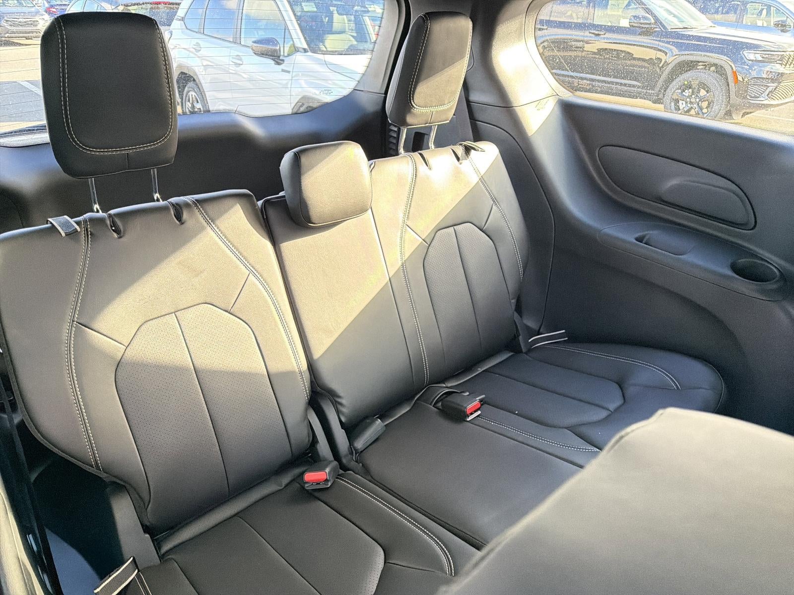 2026 Chrysler Voyager LX FWD