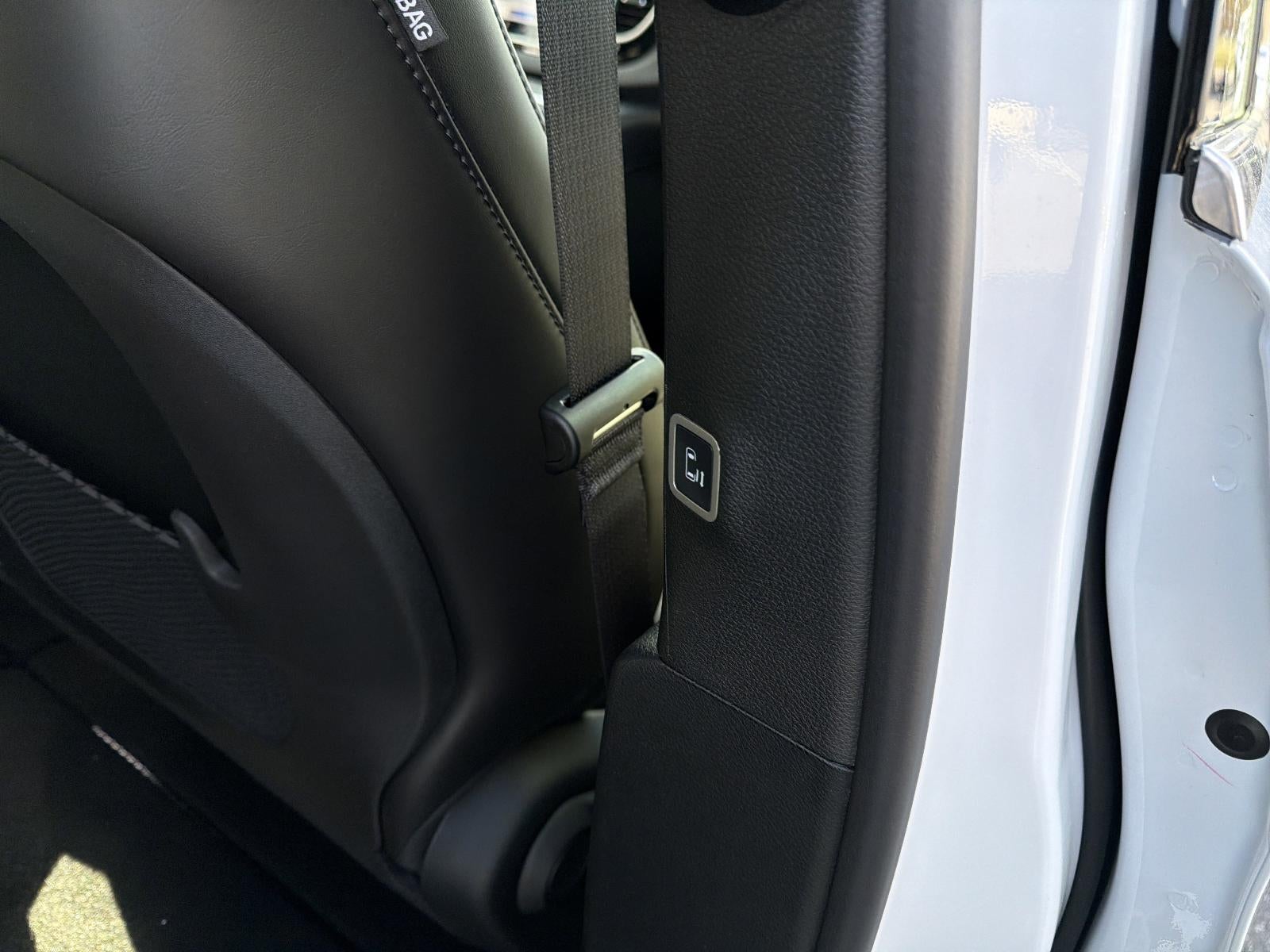 2026 Chrysler Voyager LX FWD