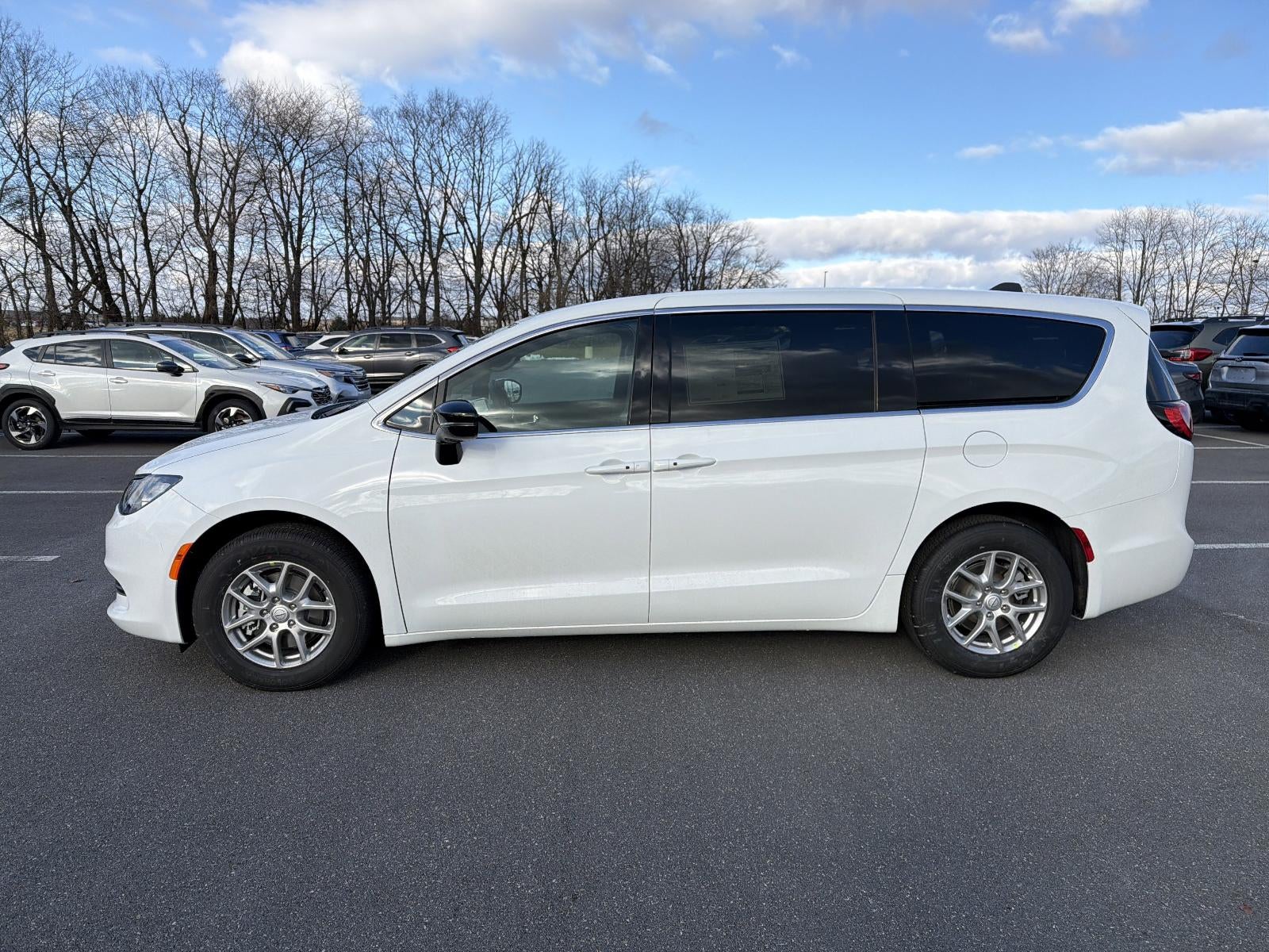 2026 Chrysler Voyager LX FWD