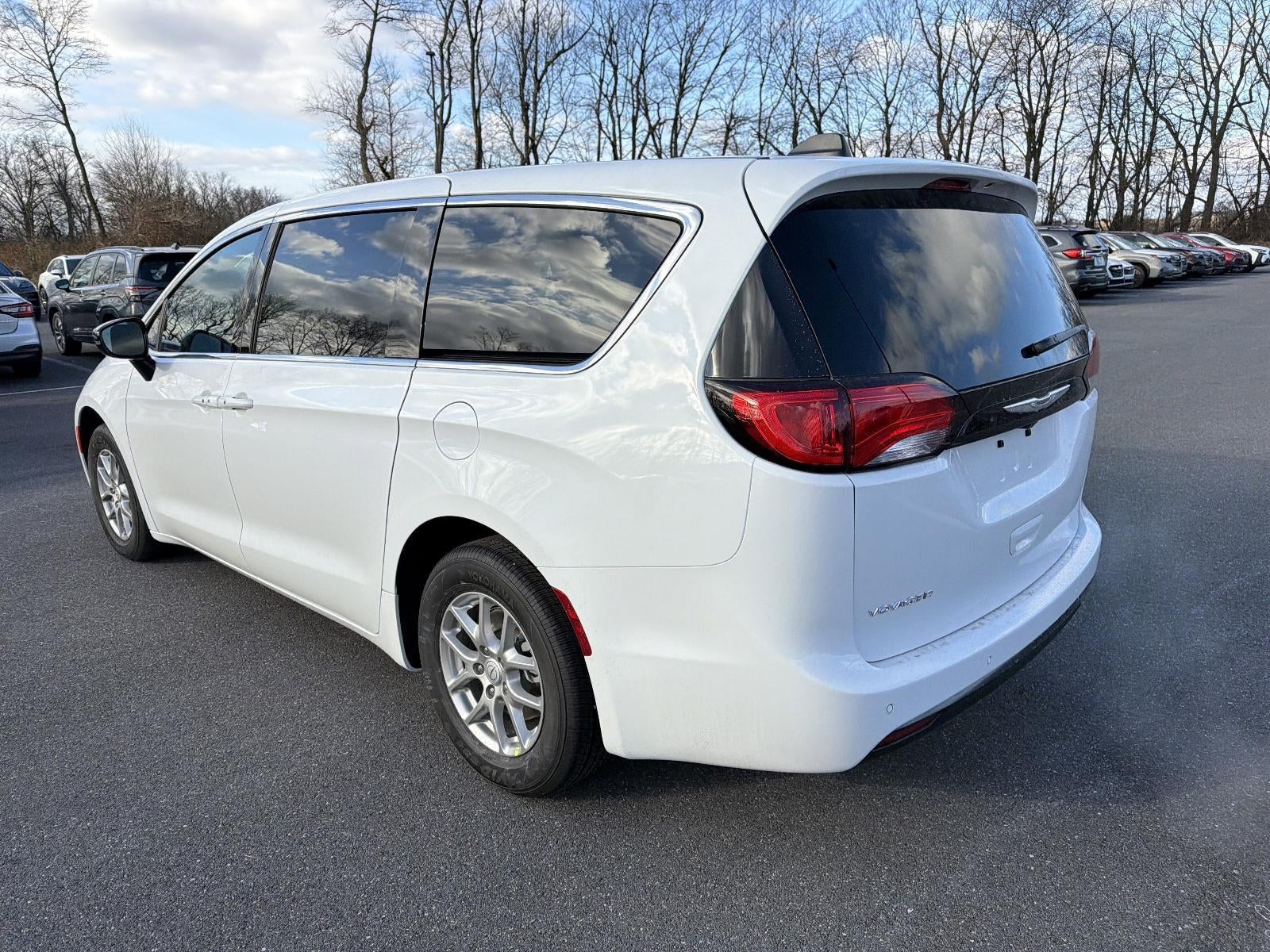 2026 Chrysler Voyager LX FWD