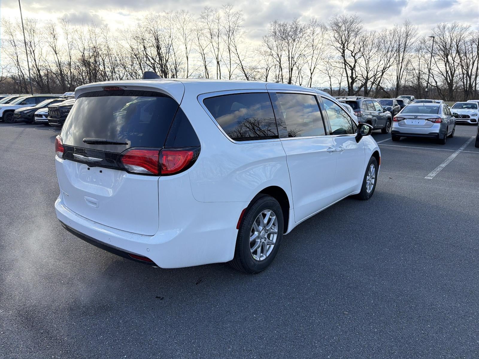 2026 Chrysler Voyager LX FWD