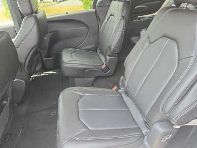 2027 Chrysler Pacifica LX FWD